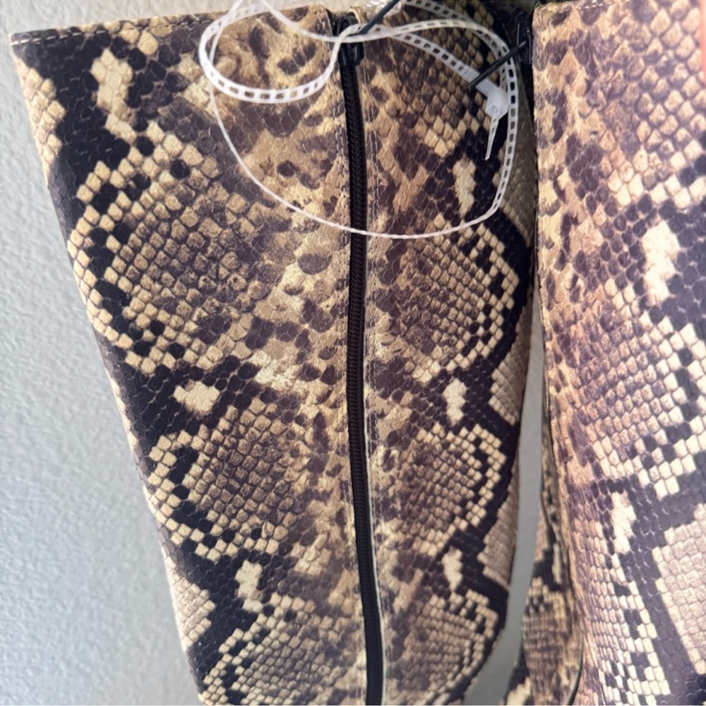 NWT Gianni Bini Gianna Snake Print Kitten Heel Tall Boots Sz 7 - Picture 7 of 7
